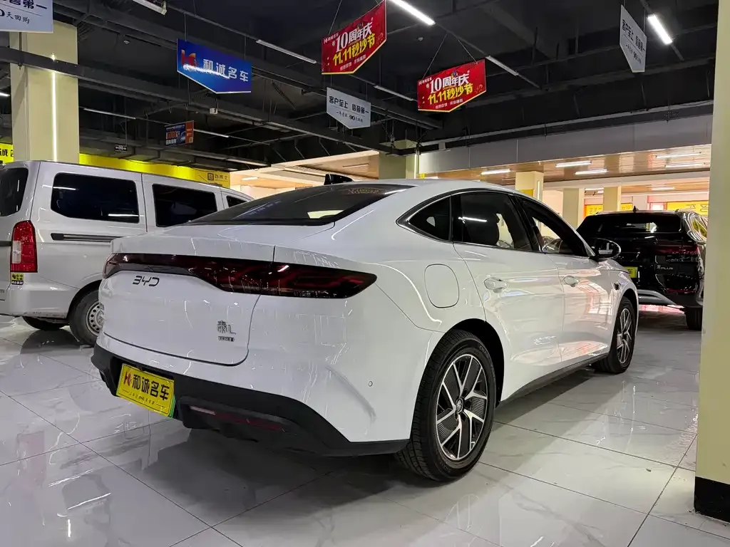 BYD Qin L — фото 9