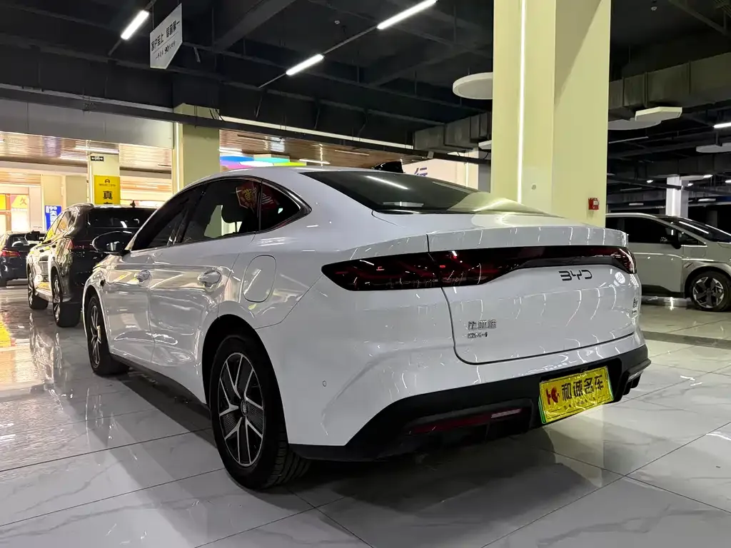 BYD Qin L — фото 8