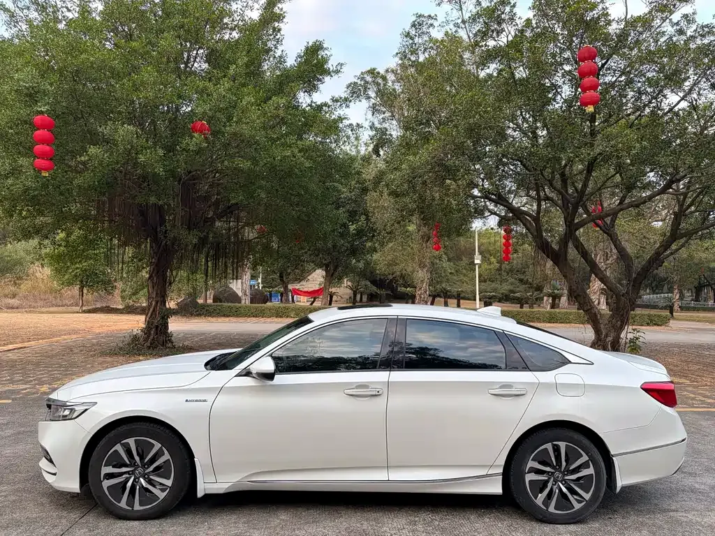 Honda Accord — фото 8