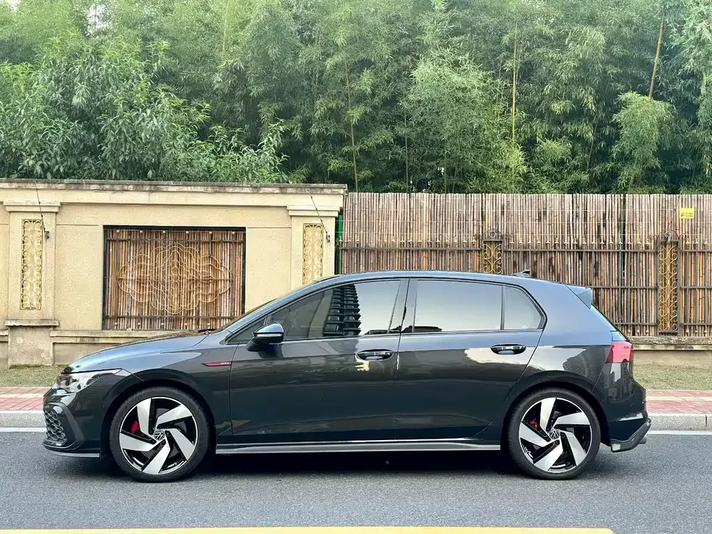 Volkswagen Golf GTI — фото 8