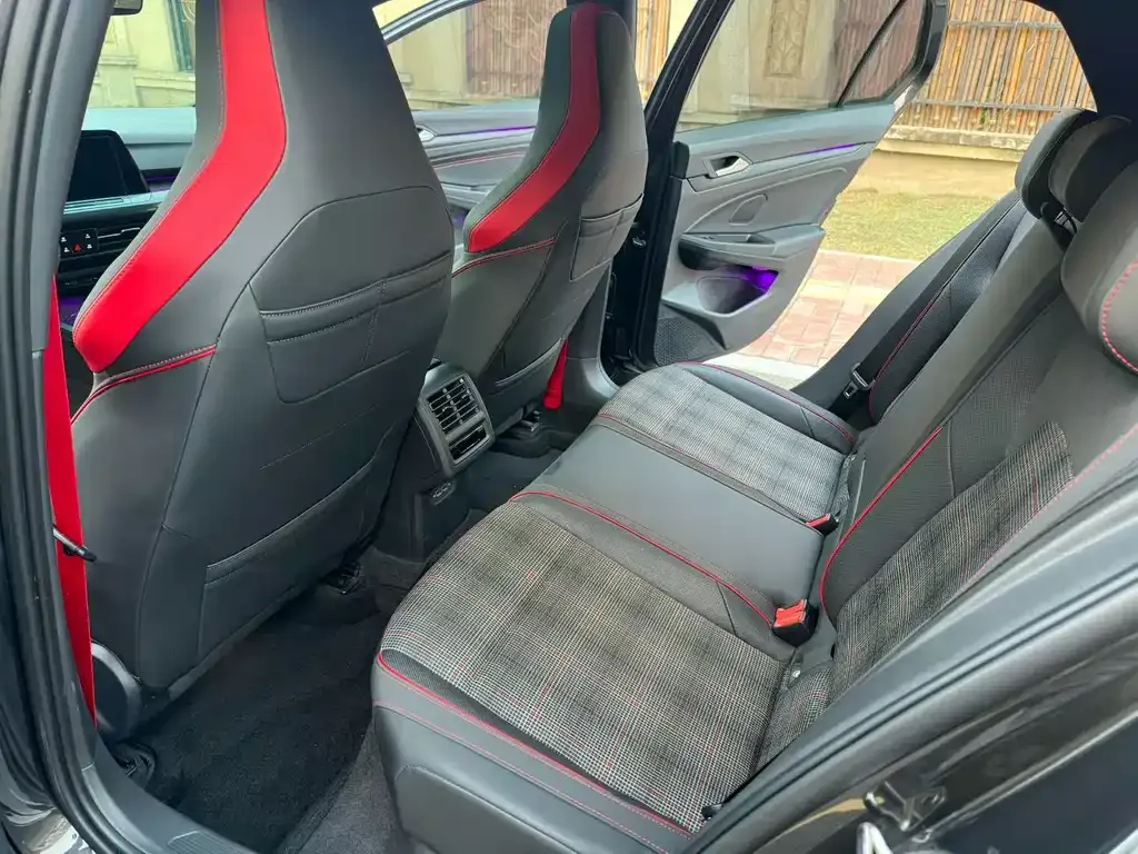 Volkswagen Golf GTI — фото 2