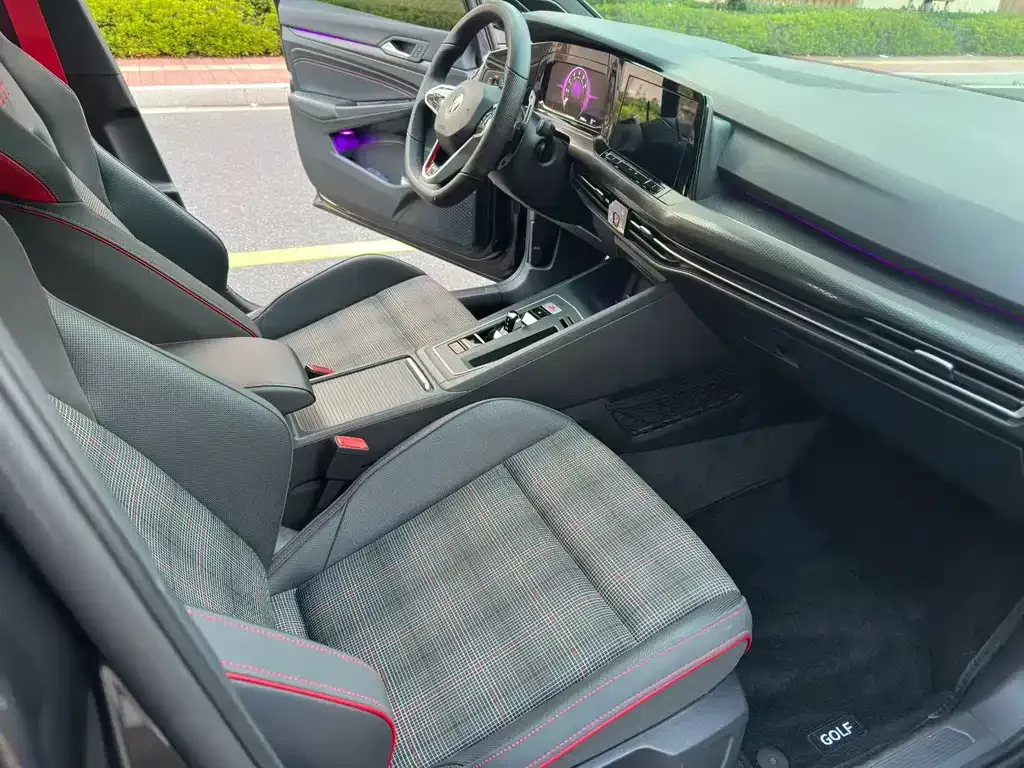 Volkswagen Golf GTI — фото 7