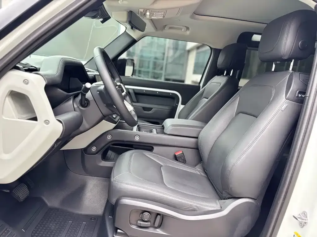 Land Rover Defender 2023 из CN, фото 2