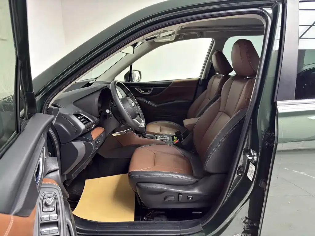 Subaru Forester 2023 из CN, фото 8