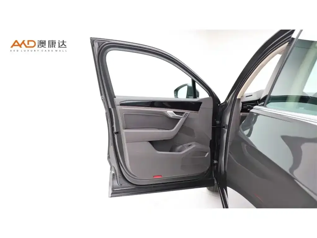 Volkswagen Touareg 2022 из CN, фото 10