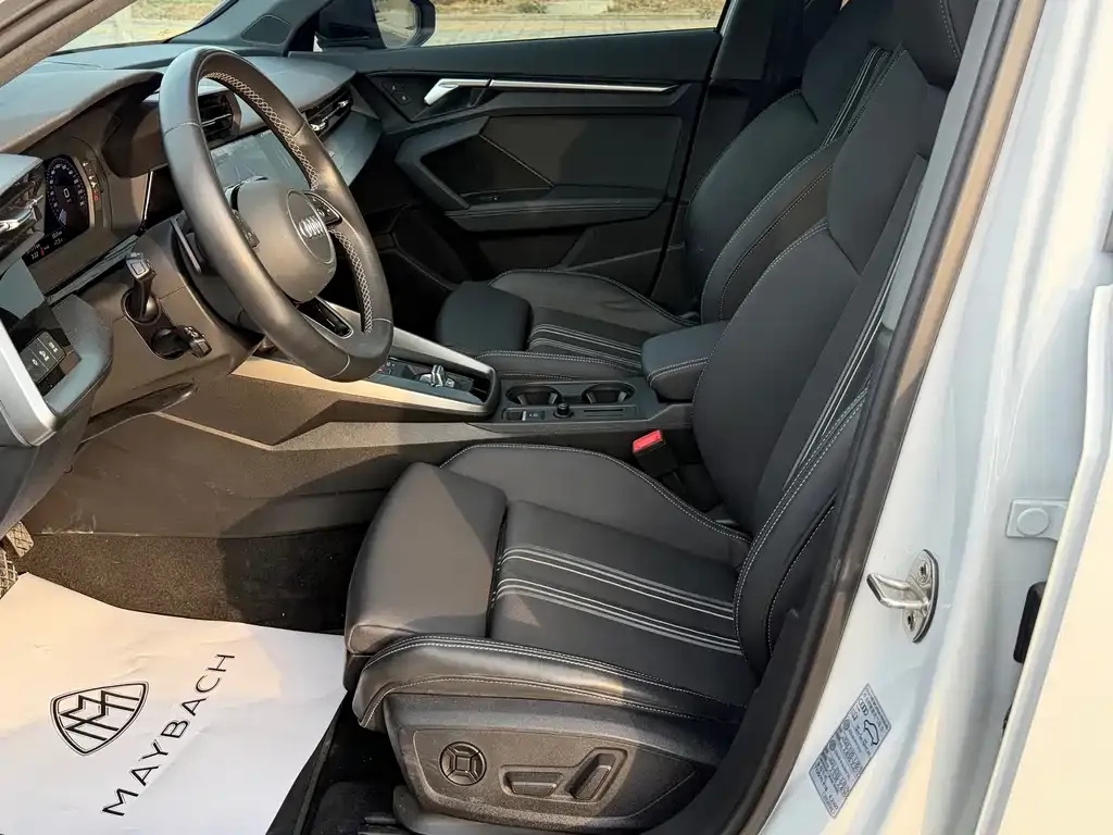 Audi A3 2023 из CN, фото 2