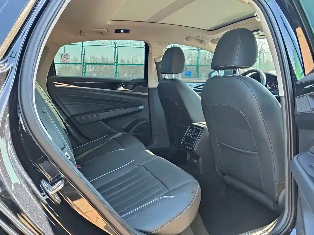 Volkswagen Passat New Energy 2023 из CN, фото 3