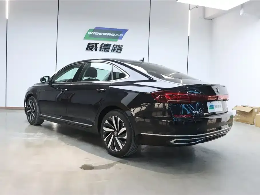 Volkswagen Passat — фото 8
