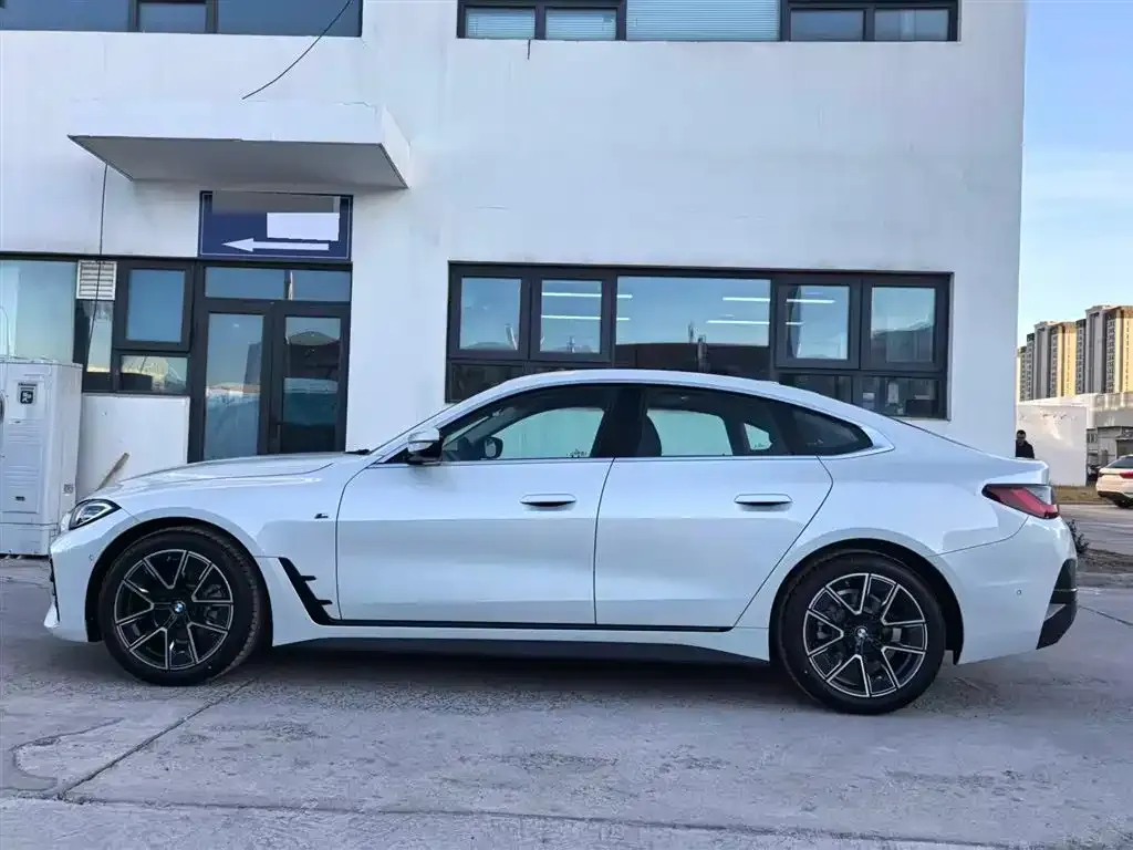 BMW 4 Series 2025 из CN, фото 9