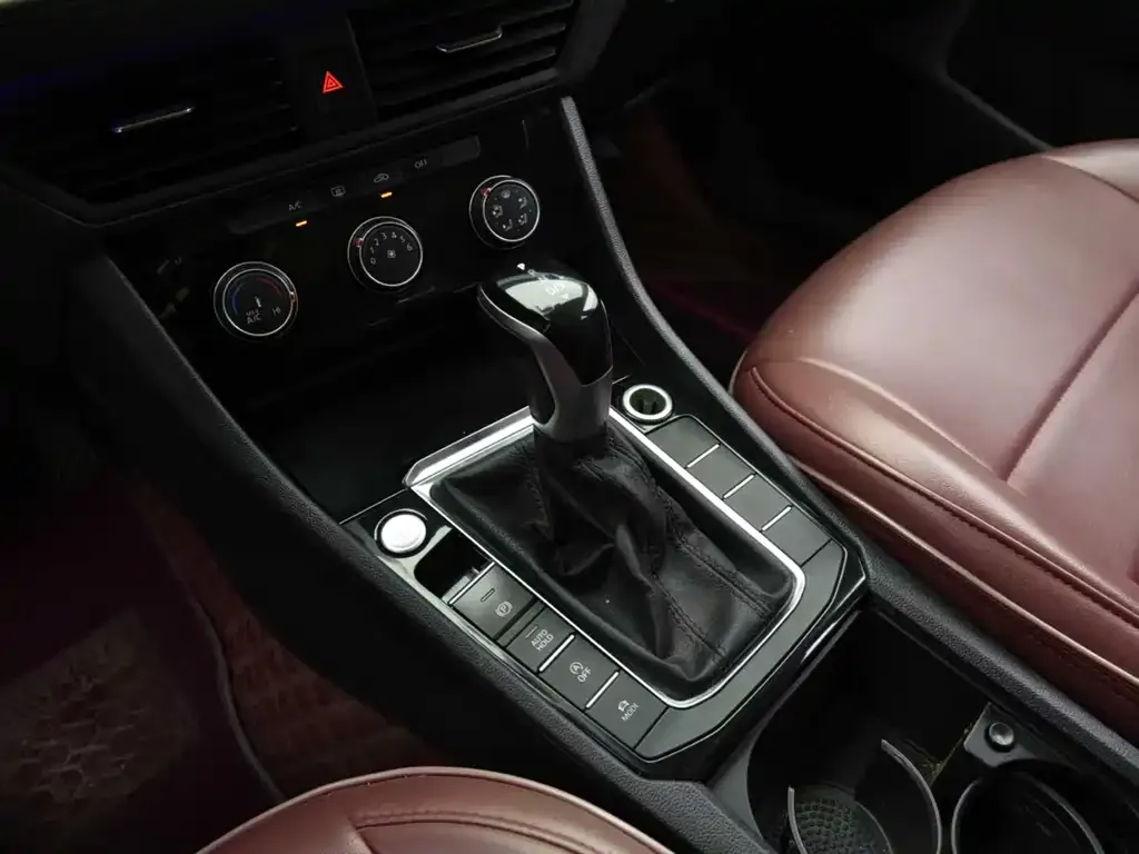 Volkswagen Sagitar 2021 из CN, фото 4