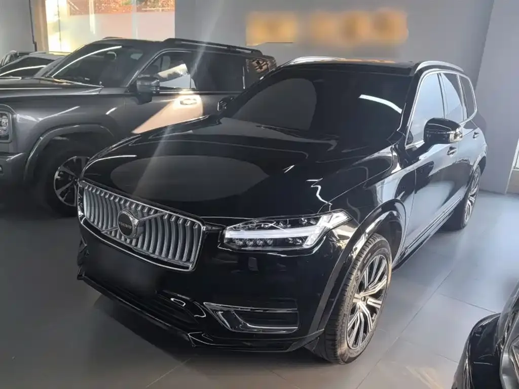 Volvo XC90 — фото 1