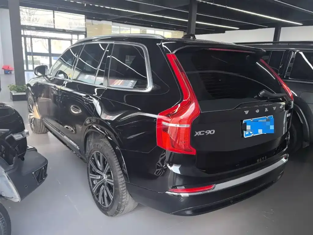 Volvo XC90 — фото 7