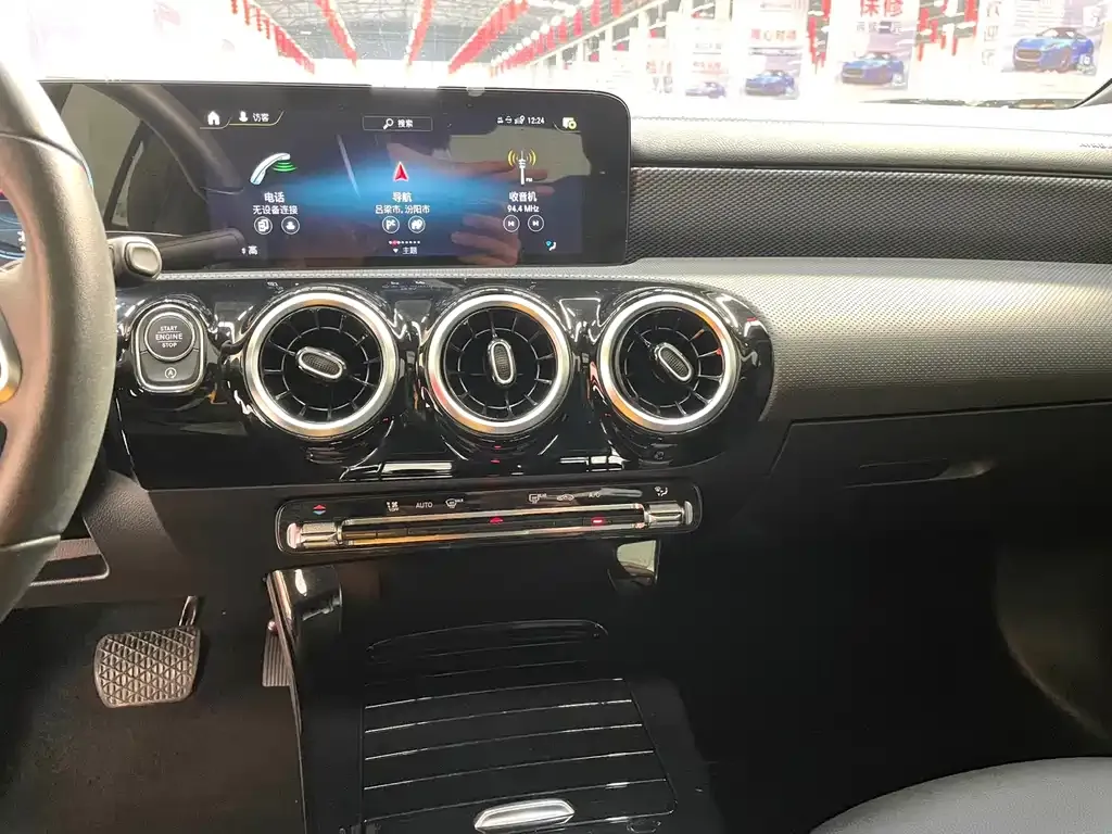 Mercedes-Benz A-Class 2023 из CN, фото 8