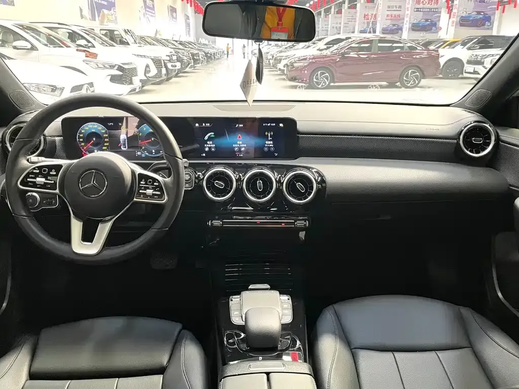 Mercedes-Benz A-Class 2023 из CN, фото 3