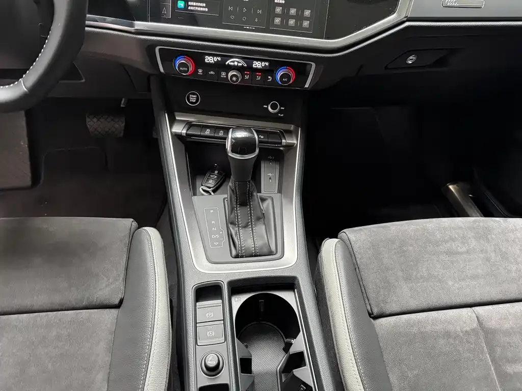 Audi Q3 2022 из CN, фото 5