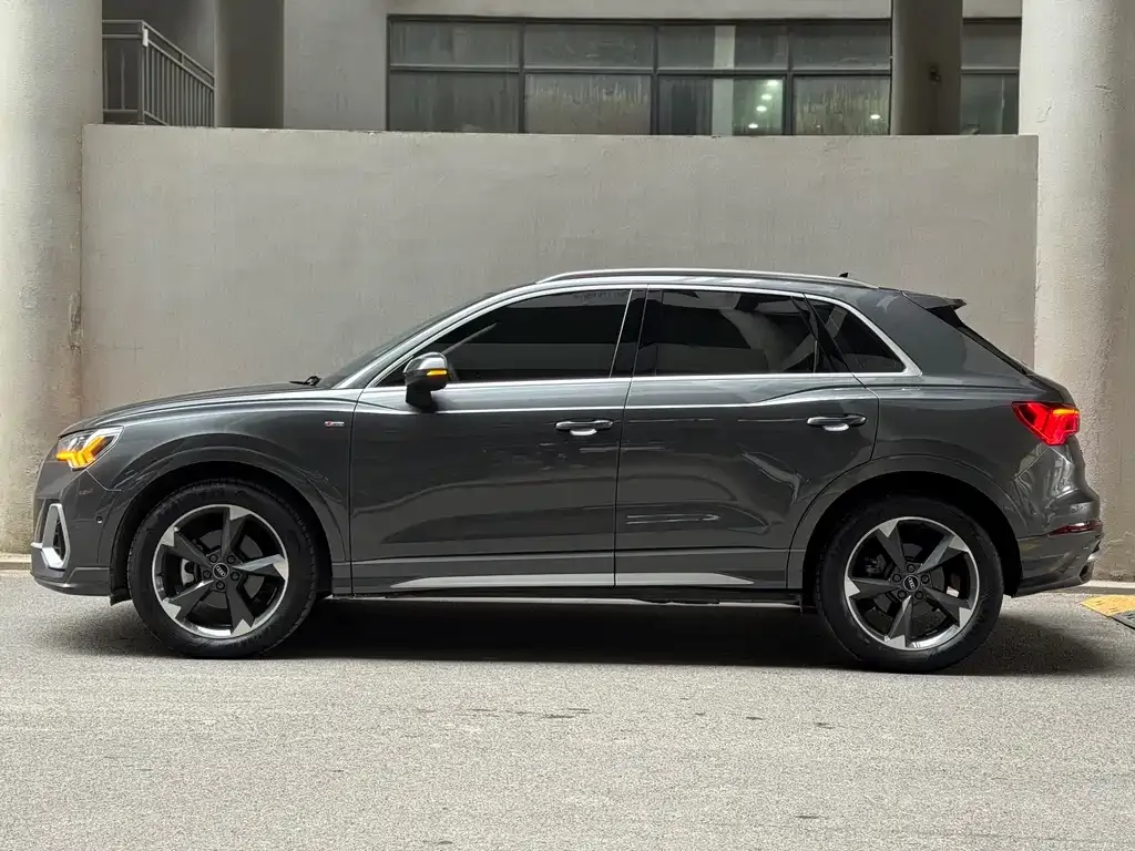 Audi Q3 2022 из CN, фото 3