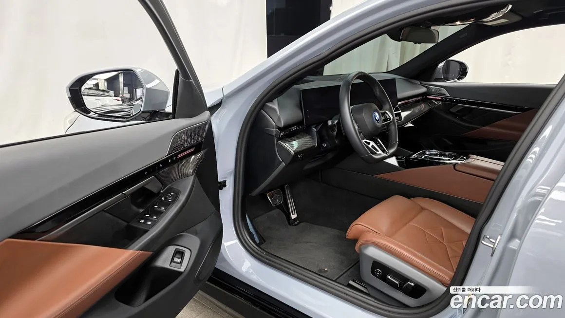 BMW 5-Series 2024 из KR, фото 8