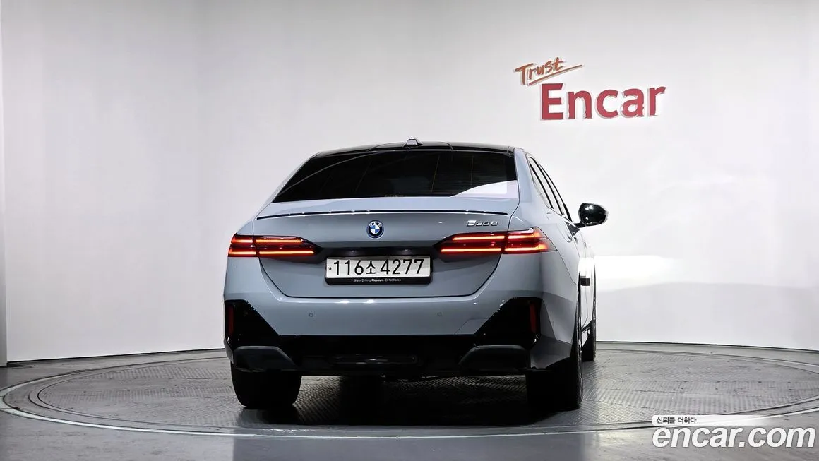 BMW 5-Series 2024 из KR, фото 3