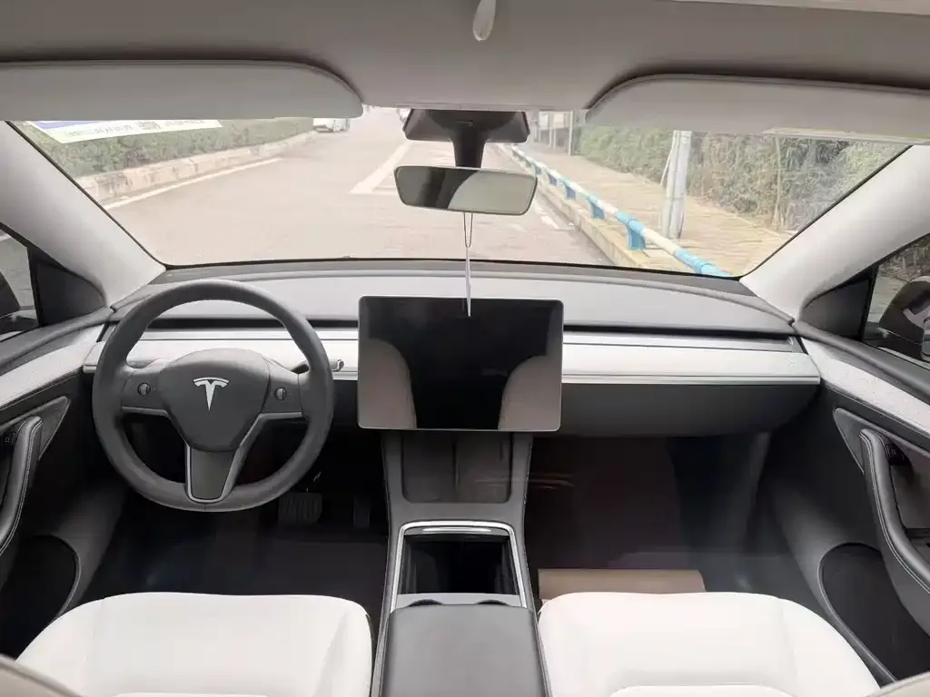 Tesla Model Y 2024 из CN, фото 4