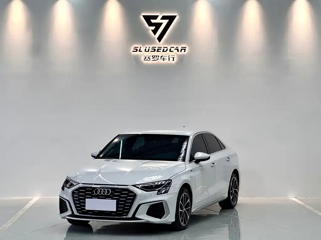 Audi A3 2023 из CN, фото 1