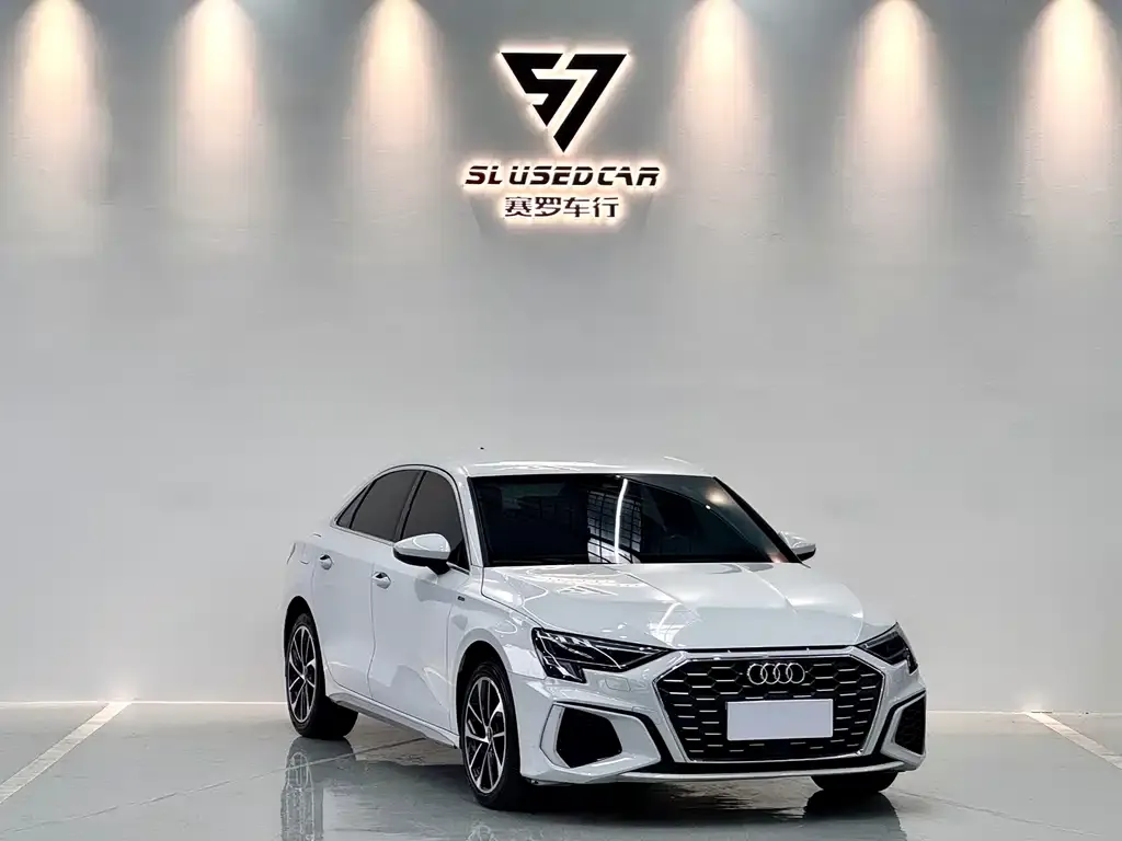 Audi A3 2023 из CN, фото 2