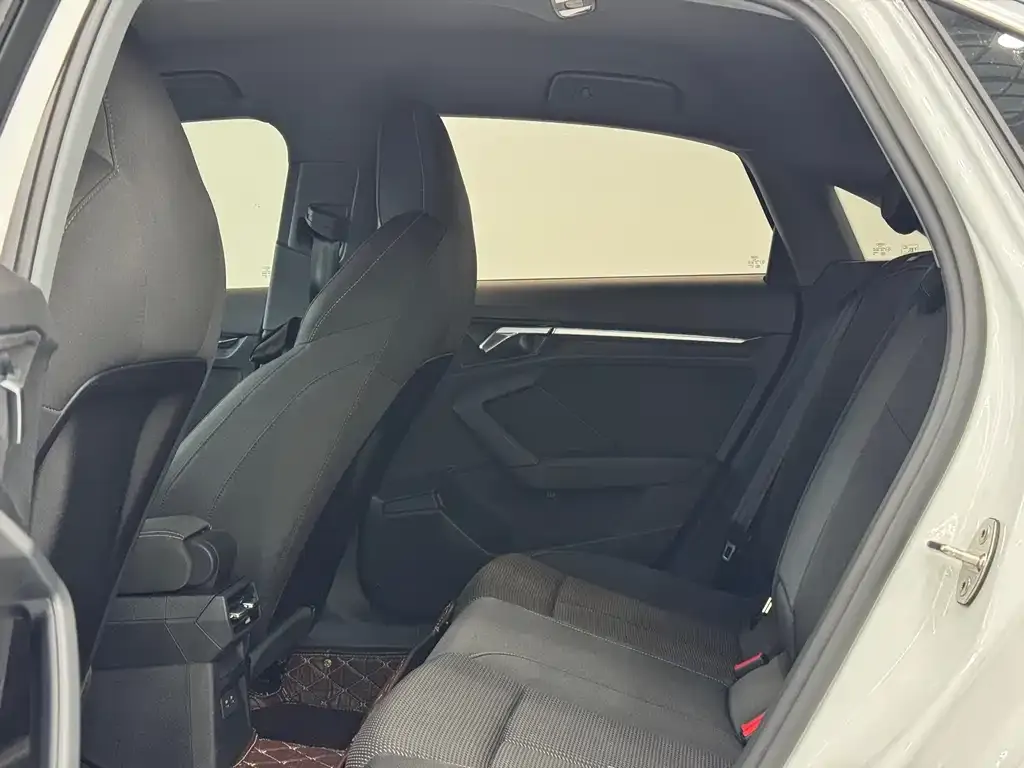 Audi A3 2023 из CN, фото 7
