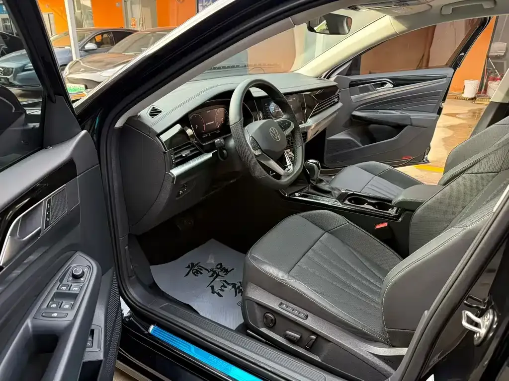 Volkswagen Passat 2024 из CN, фото 8