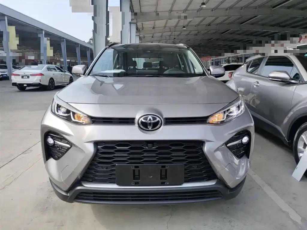 Toyota Wildlander — фото 10