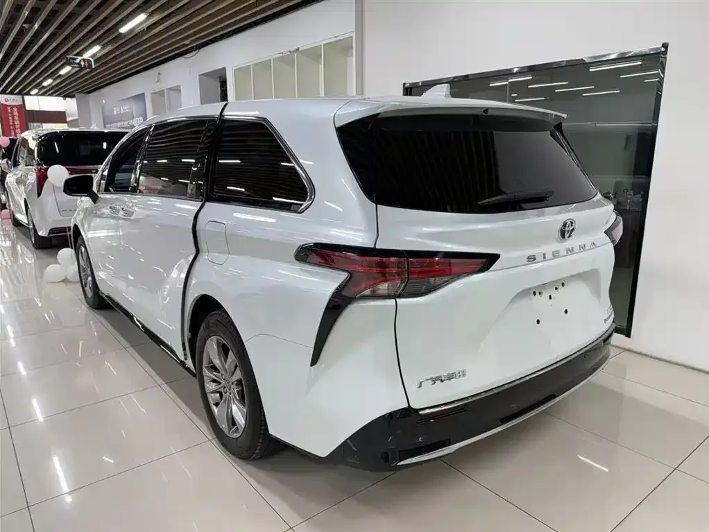 Toyota Sienna 2025 из CN, фото 4