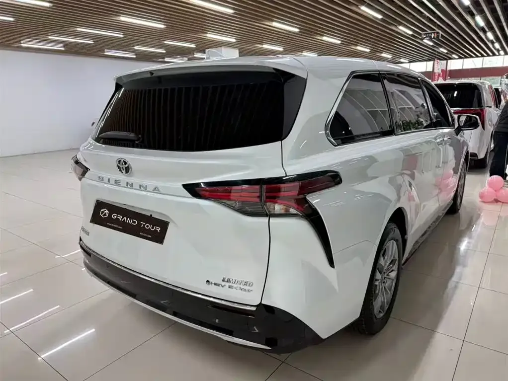 Toyota Sienna 2025 из CN, фото 2