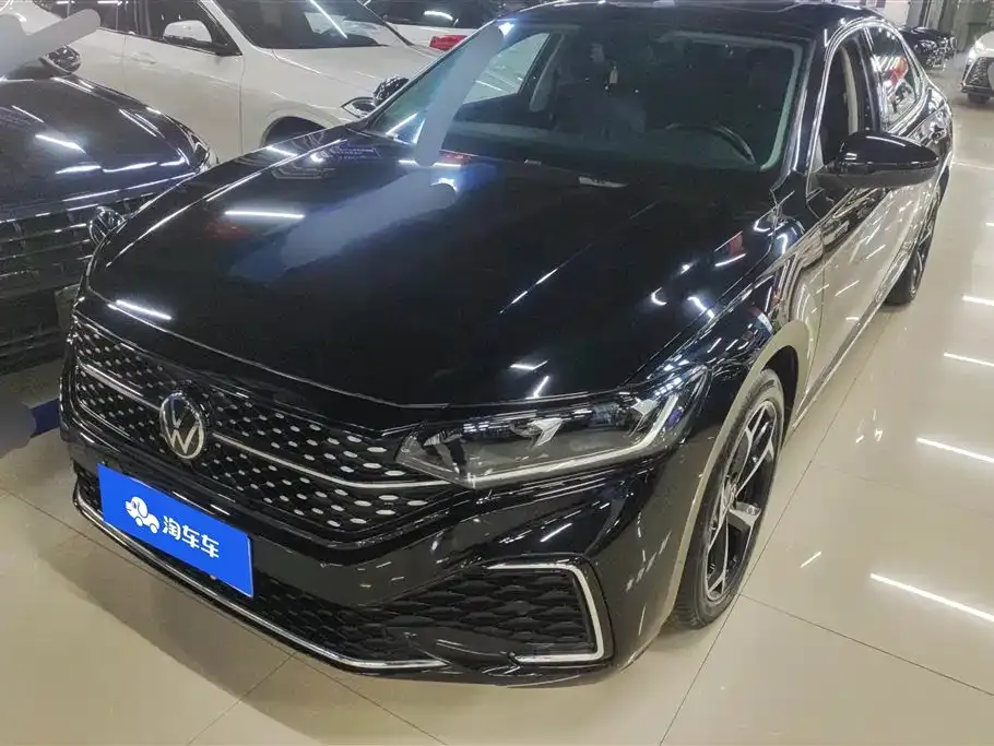 Volkswagen Passat 2023 из CN, фото 1