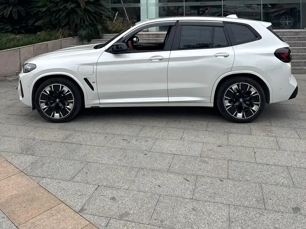BMW iX3 2023 из CN, фото 10