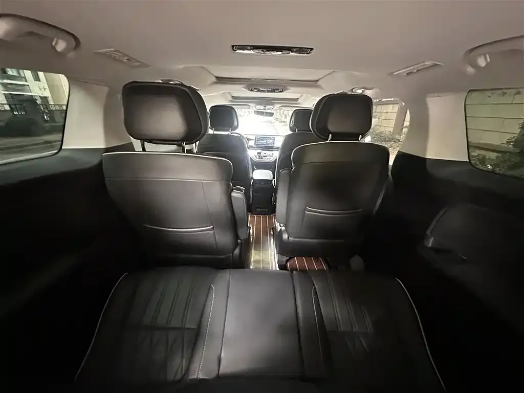 Roewe iMAX8 2022 из CN, фото 2