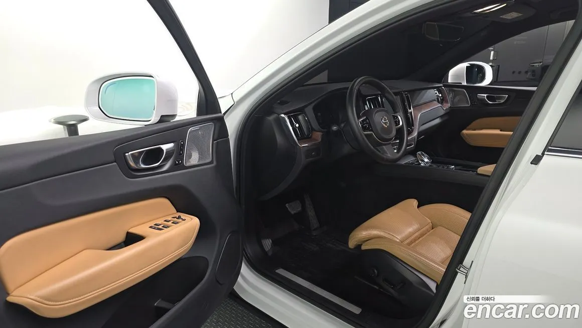 Volvo XC60 2023 из KR, фото 5