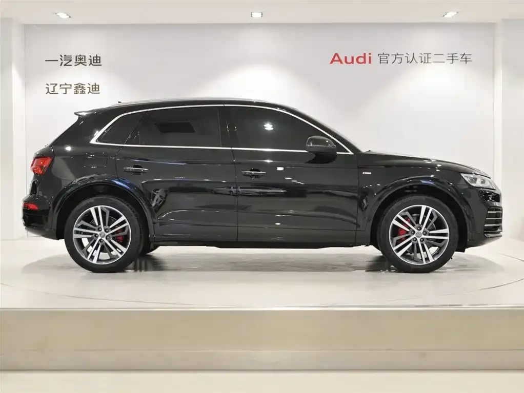 Audi Q5L 2021 из CN, фото 2