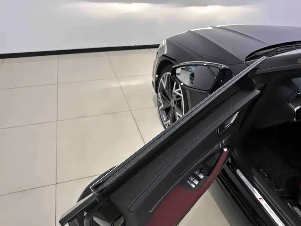 Audi A7L 2022 из CN, фото 4