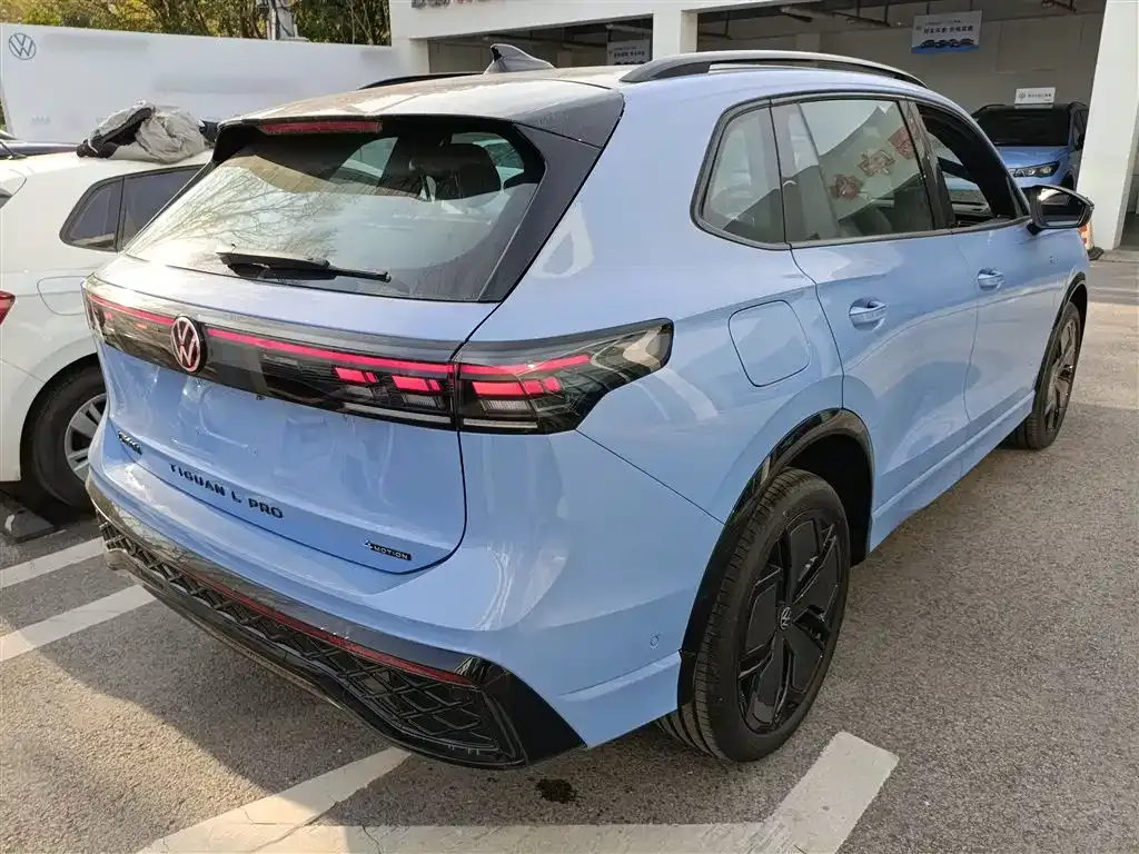 Volkswagen Tiguan L 2024 из CN, фото 4