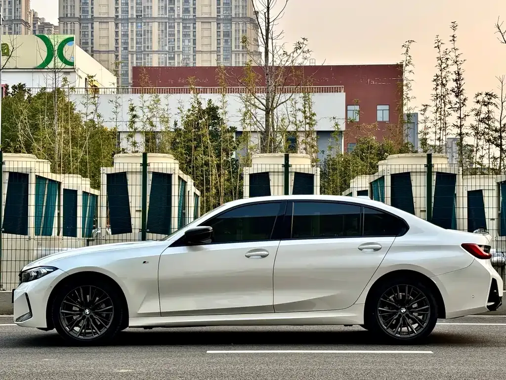 BMW 3 Series 2023 из CN, фото 3
