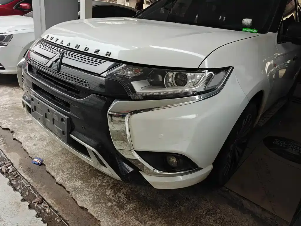 Mitsubishi Outlander 2022 из CN, фото 4