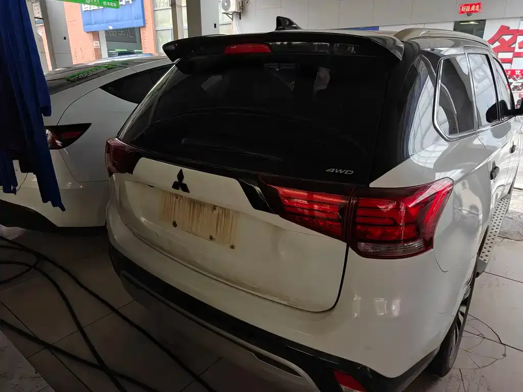 Mitsubishi Outlander 2022 из CN, фото 8