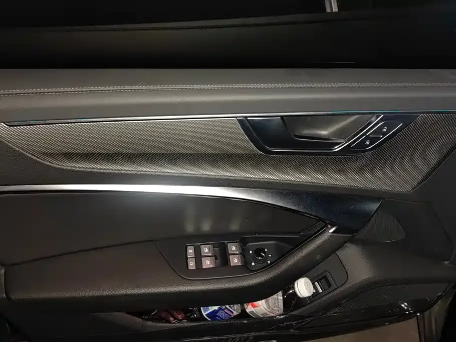 Audi A6L 2023 из CN, фото 6