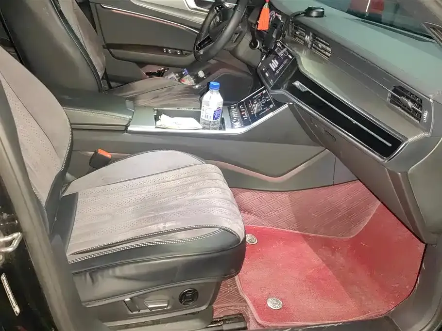 Audi A6L 2023 из CN, фото 10
