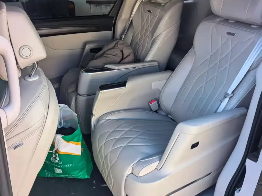 Buick GL8 2023 из CN, фото 4
