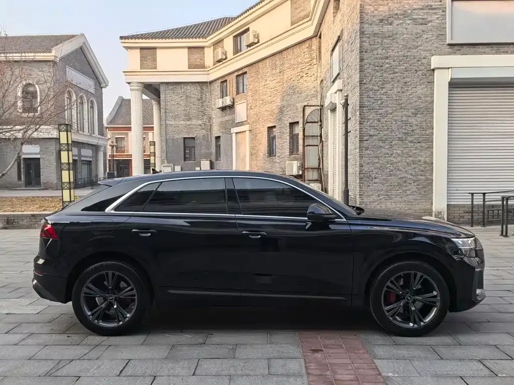 Audi Q8 2025 из CN, фото 5