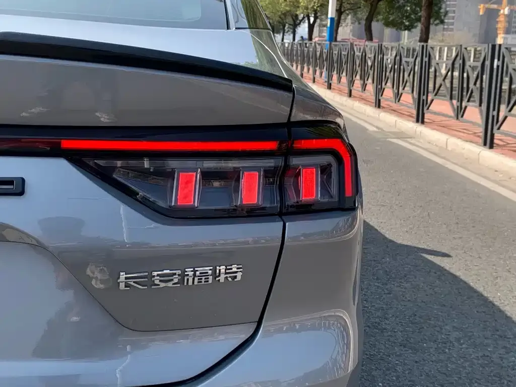 Ford Mondeo 2022 из CN, фото 3