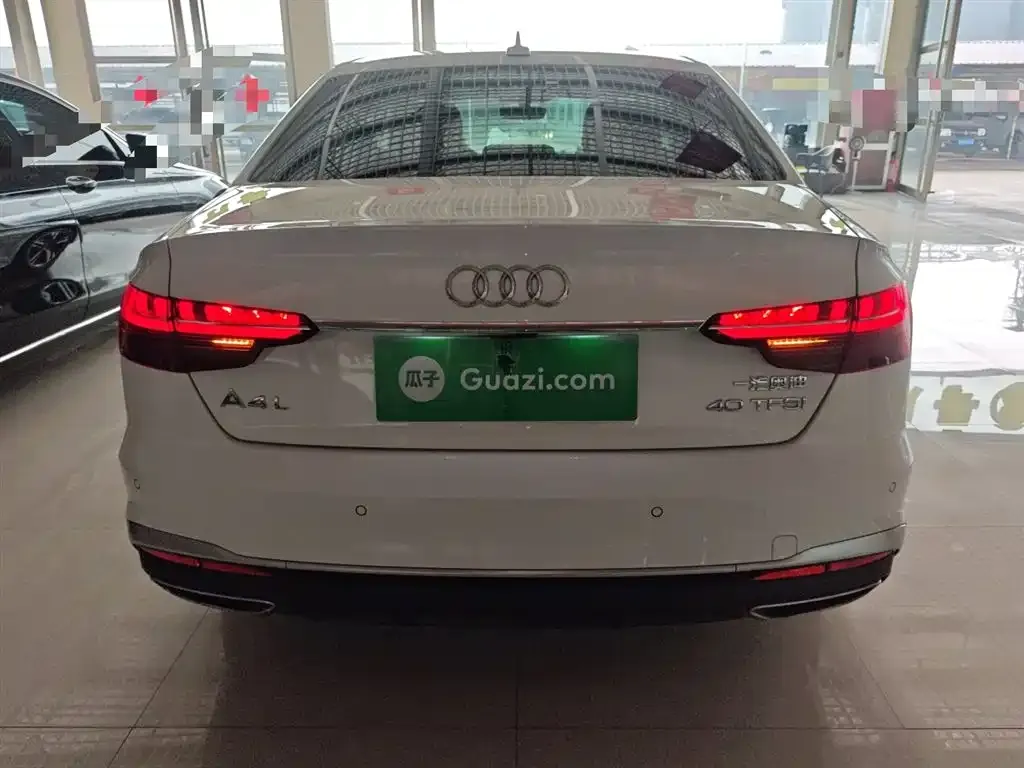 Audi A4L 2022 из CN, фото 2