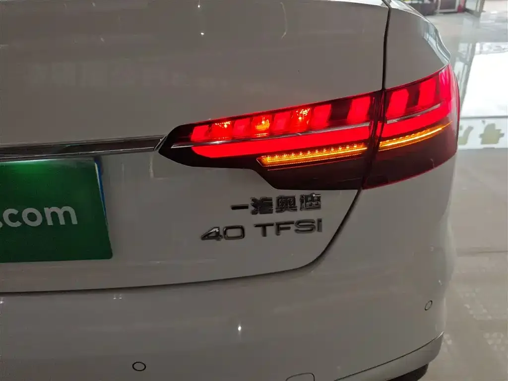 Audi A4L 2022 из CN, фото 3