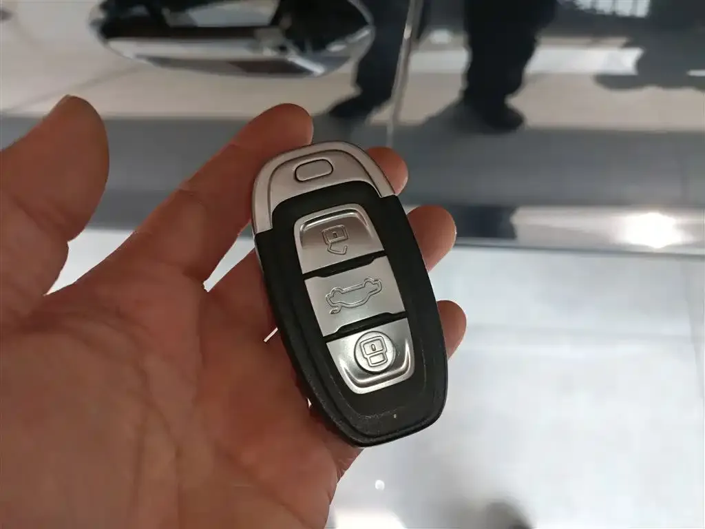 Hongqi E-QM5 2023 из CN, фото 2