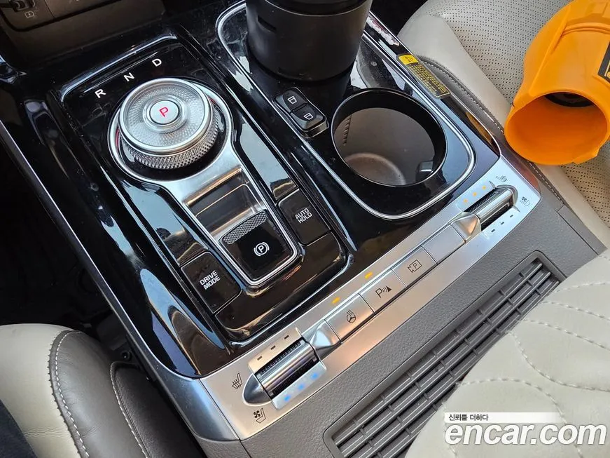 Kia Carnival — фото 10