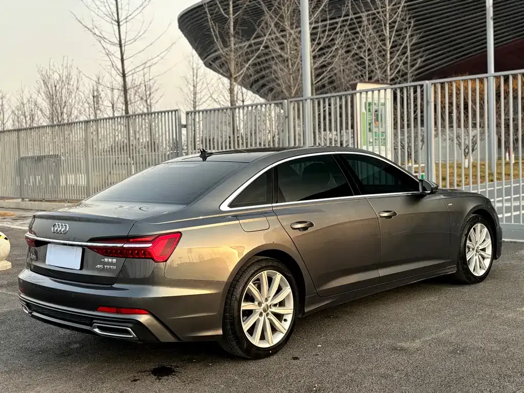 Audi A6L 2022 из CN, фото 9
